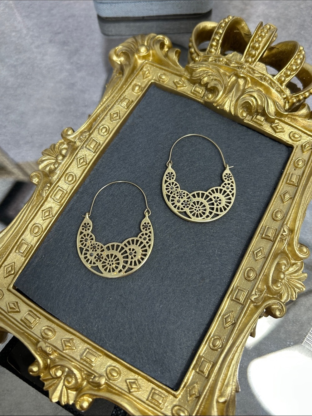 Gorgeous Delicate Filigree Hoop Earrings - Matte Gold